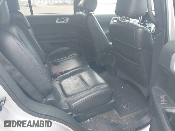 2013 Ford Explorer XLT with VIN 1FM5K7D8XDGC48662, listed as a IAAI auction lot 42182134 with 220,064 mi miles. Bid and sale history available at carsss.com. Image 8.