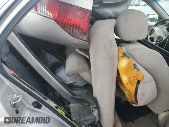 1998 Honda Accord LX with VIN 1HGCG5548WA156745, listed as a Copart auction lot 61944775 with 357,402 mi miles and Salvage title. Bid and sale history available at DreamBid. Image 10.