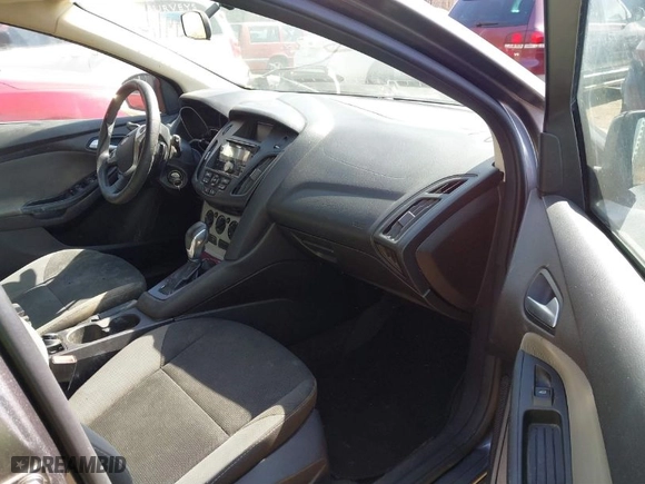 2013 Ford Focus SE with VIN 1FADP3K21DL341530, listed as a IAAI auction lot 41764922 with 208,452 mi miles. Bid and sale history available at carsss.com. Image 5.