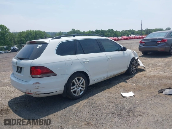 2014 Volkswagen Jetta TDI with VIN 3VWML7AJXEM622874, listed as a IAAI auction lot 42440544 with 196,983 mi miles and . Bid and sale history available at DreamBid. Image 4.