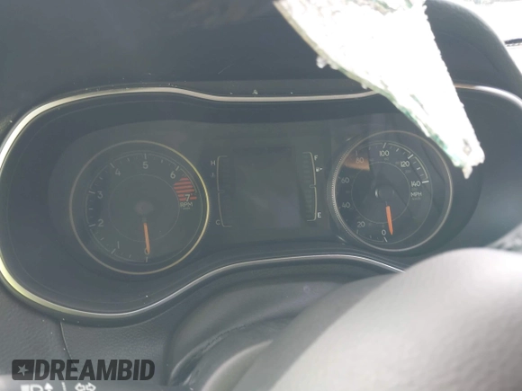 2019 Jeep Cherokee Latitude Plus z VIN 1C4PJLLB6KD469762, wystawiony jako IAAI lot #41621194 z przebiegiem Nie podano mil oraz . Historia ofert i sprzedaży dostępna na DreamBid. Obrazek 7.
