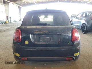 2023 MINI Hardtop Cooper SE z VIN WMW13DJ08P2T52515, wystawiony jako Copart lot #50271975 z przebiegiem 15 302 mil mil oraz Szkoda całkowita • Salvage title. Historia ofert i sprzedaży dostępna na DreamBid. Obrazek 6.