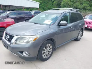2015 Nissan Pathfinder SV z VIN 5N1AR2MN7FC607589, wystawiony jako IAAI lot #42146811 z przebiegiem 183 968 mil mil oraz . Historia ofert i sprzedaży dostępna na DreamBid. Obrazek 2.