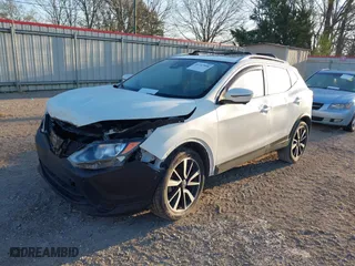 2017 Nissan Rogue Sport S with VIN JN1BJ1CP9HW014608, listed as a IAAI auction lot 41747998 with 107,779 mi miles. Bid and sale history available at carsss.com. Image 17.