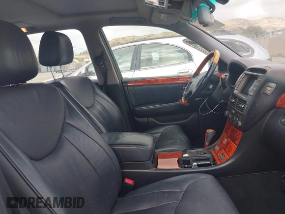 2004 Lexus LS 430 z VIN JTHBN36F140172016, wystawiony jako IAAI lot #42128428 z przebiegiem 242 204 mil mil oraz . Historia ofert i sprzedaży dostępna na DreamBid. Obrazek 5.