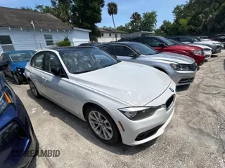 2016 BMW 3 Series 320i xDrive z VIN WBA8A3C54GK552167, wystawiony jako Copart lot #62129135 z przebiegiem 103 509 mil mil oraz Czysty tytuł • Clean title. Historia ofert i sprzedaży dostępna na DreamBid. Obrazek 1.