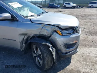 2017 Jeep Compass Latitude with VIN 3C4NJDBBXHT624119, listed as a IAAI auction lot 41827524 with 51,163 mi miles. Bid and sale history available at carsss.com. Image 6.