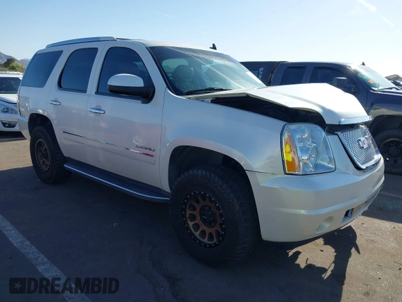 2010 GMC Yukon Denali with VIN 1GKUKEEF1AR224997, listed as a IAAI auction lot 42056472 with 81,314 mi miles. Bid and sale history available at carsss.com. Image 1.