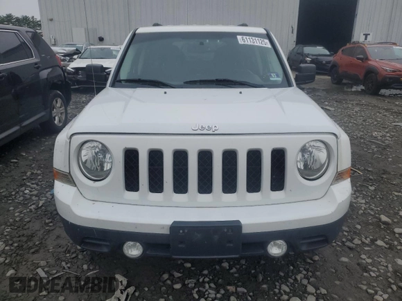 2016 Jeep Patriot Latitude with VIN 1C4NJRFB9GD586698, listed as a Copart auction lot 61131125 with 154,679 mi miles and Salvage title. Bid and sale history available at DreamBid. Image 5.