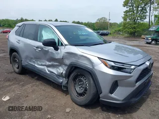 2023 Toyota RAV4 LE z VIN 2T3F1RFV4PC349085, wystawiony jako IAAI lot #42291365 z przebiegiem 15 347 mil mil oraz . Historia ofert i sprzedaży dostępna na DreamBid. Obrazek 1.