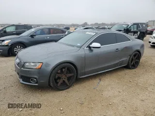 2012 Audi S5 Premium Plus z VIN WAUCVAFRXCA005177, wystawiony jako Copart lot #42574225 z przebiegiem 138 876 mil mil oraz Szkoda całkowita • Salvage title. Historia ofert i sprzedaży dostępna na DreamBid. Obrazek 1.