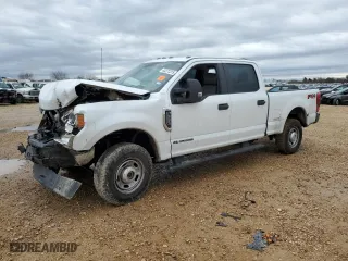 2022 Ford Super Duty F-250 SRW XL with VIN 1FT7W2BT6NEE36135, listed as a Copart auction lot 43372315 with 180,394 mi miles and Salvage Title. Bid and sale history available at carsss.com. Image 1.