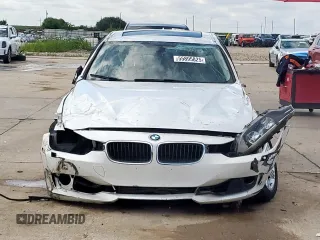 2013 BMW 3 Series 328i xDrive z VIN WBA3B3C56DJ811038, wystawiony jako Copart lot #55895825 z przebiegiem 111 090 mil mil oraz Czysty tytuł • Clean title. Historia ofert i sprzedaży dostępna na DreamBid. Obrazek 5.