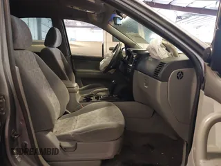 2004 Kia Sorento LX with VIN KNDJC733545251146, listed as a IAAI auction lot 41588725 with 139,571 mi miles. Bid and sale history available at carsss.com. Image 5.