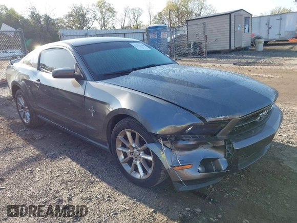 2010 Ford Mustang V6 с VIN 1ZVBP8AN6A5157773, выставлен на аукционе IAAI как лот 41921156 с пробегом 118 549 миль миль и . История ставок и продаж доступна на DreamBid. Изображение 1.