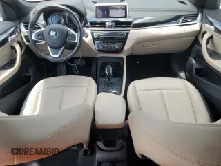 2021 BMW X1 xDrive28i z VIN WBXJG9C08M5T59270, wystawiony jako Copart lot #53894475 z przebiegiem 36 824 mil mil oraz Nie do naprawy • Non repairable. Historia ofert i sprzedaży dostępna na DreamBid. Obrazek 8.