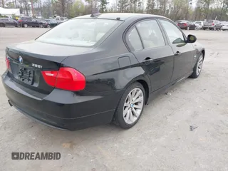2011 BMW 3 Series 328i xDrive with VIN WBAPK7C55BA818598, listed as a IAAI auction lot 41968173 with 165,683 mi miles. Bid and sale history available at carsss.com. Image 4.