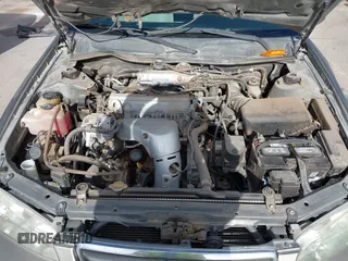 2001 Toyota Camry CE z VIN 4T1BG22K31U069513, wystawiony jako IAAI lot #42243673 z przebiegiem 137 241 mil mil oraz . Historia ofert i sprzedaży dostępna na DreamBid. Obrazek 10.