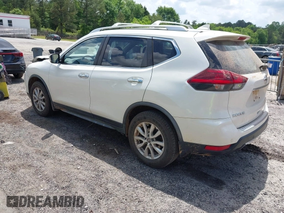 2020 Nissan Rogue S z VIN JN8AT2MT1LW005743, wystawiony jako IAAI lot #42108676 z przebiegiem 72 672 mil mil oraz . Historia ofert i sprzedaży dostępna na DreamBid. Obrazek 3.