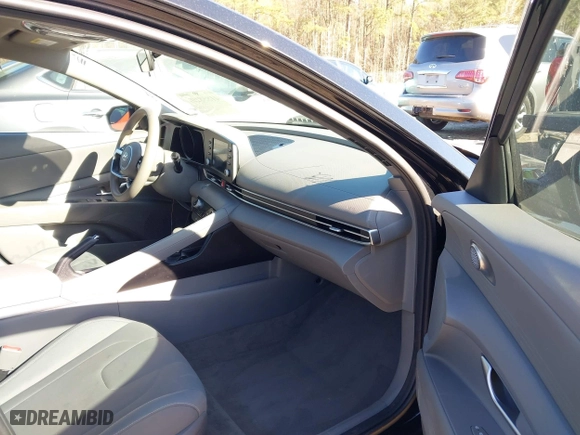2021 Hyundai Elantra SEL with VIN 5NPLM4AG6MH001022, listed as a IAAI auction lot 41858101 with 62,372 mi miles. Bid and sale history available at carsss.com. Image 4.