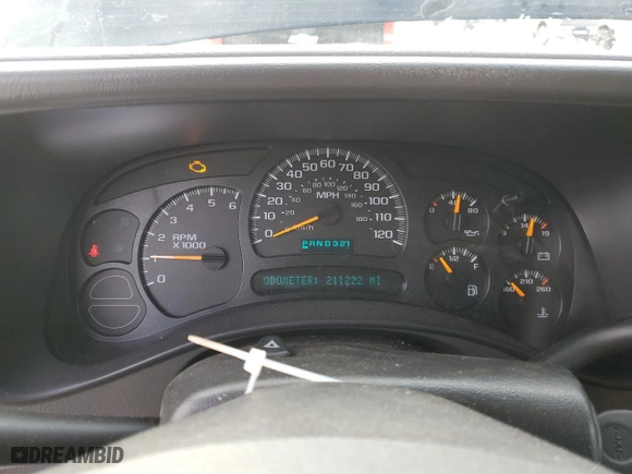 2004 GMC Sierra 1500 Crew Cab SLT with VIN 2GTEK13T341423452, listed as a Copart auction lot 84302584 with 211,222 mi miles and Clean Title. Bid and sale history available at carsss.com. Image 9.