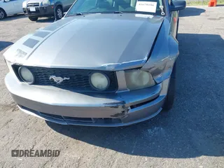 2006 Ford Mustang Standard with VIN 1ZVFT80N565132949, listed as a IAAI auction lot 41678186 with Not Provided miles. Bid and sale history available at carsss.com. Image 6.