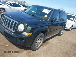 2010 Jeep Patriot Sport with VIN 1J4NT2GB8AD573538, listed as a IAAI auction lot 42113824 with 166,584 mi miles. Bid and sale history available at carsss.com. Image 18.