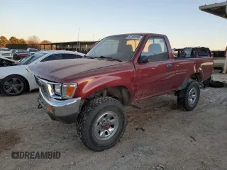 1991 Toyota Pickup DX with VIN JT4RN01P5M0011747, listed as a Copart auction lot 42169245 with 204,202 mi miles and Salvage Title. Bid and sale history available at DreamBid. Image 1.