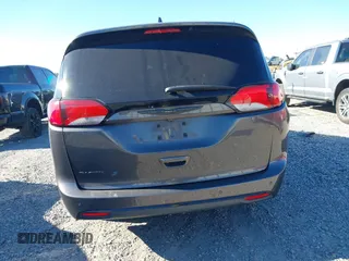 2020 Chrysler Pacifica Touring with VIN 2C4RC1FG1LR245764, listed as a IAAI auction lot 40646472 with 86,119 mi miles and . Bid and sale history available at DreamBid. Image 16.