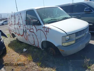 2004 Chevrolet Astro Cargo with VIN 1GCDM19X64B119631, listed as a IAAI auction lot 41570398 with 108,993 mi miles. Bid and sale history available at carsss.com. Image 1.