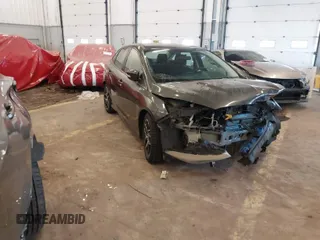 2016 Ford Focus SE z VIN 1FADP3F25GL308870, wystawiony jako IAAI lot #41690326 z przebiegiem 103 136 mil mil oraz . Historia ofert i sprzedaży dostępna na DreamBid. Obrazek 1.