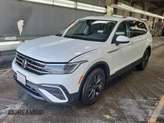 2024 Volkswagen Tiguan SE с VIN 3VV3B7AX4RM085495, выставлен на аукционе IAAI как лот 42796456 с пробегом 34 680 миль миль и . История ставок и продаж доступна на DreamBid. Изображение 8.