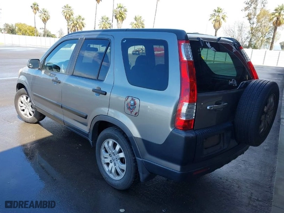 2006 Honda CR-V EX with VIN JHLRD688X6C016760, listed as a IAAI auction lot 41826866 with 294,185 mi miles. Bid and sale history available at carsss.com. Image 3.