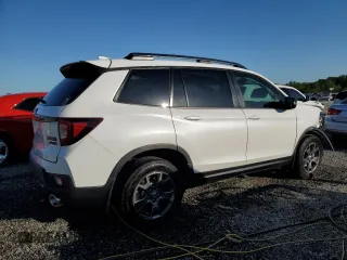 2024 Honda Passport TrailSport with VIN 5FNYF8H62RB004333, listed as a Copart auction lot 52573545 with 10,235 mi miles and Salvage title. Bid and sale history available at DreamBid. Image 3.