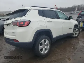 2019 Jeep Compass Latitude with VIN 3C4NJDBB3KT766898, listed as a Copart auction lot 85797534 with 17,398 mi miles and Salvage title. Bid and sale history available at DreamBid. Image 3.