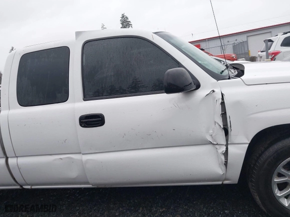2006 Chevrolet Silverado 1500 LS with VIN 1GCEC19V46E234140, listed as a IAAI auction lot 41481122 with 290,635 mi miles. Bid and sale history available at carsss.com. Image 13.