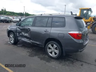 2008 Toyota Highlander Sport with VIN JTEES43A582068687, listed as a IAAI auction lot 42358242 with 137,099 mi miles and . Bid and sale history available at DreamBid. Image 3.