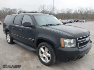 2007 Chevrolet Suburban LT with VIN 3GNFC16097G191395, listed as a IAAI auction lot 41683775 with 274,232 mi miles. Bid and sale history available at carsss.com. Image 1.
