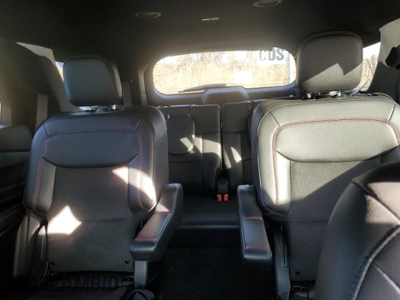 2024 Ford Explorer ST-Line with VIN 1FMSK7KH4RGA79798, listed as a Copart auction lot 44105655 with 7,899 mi miles and Non Repairable. Bid and sale history available at carsss.com. Image 10.