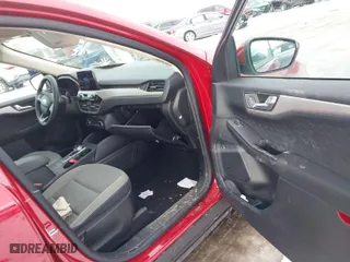 2020 Ford Escape SE with VIN 1FMCU9G63LUA50755, listed as a IAAI auction lot 41480558 with 27,540 mi miles. Bid and sale history available at carsss.com. Image 5.