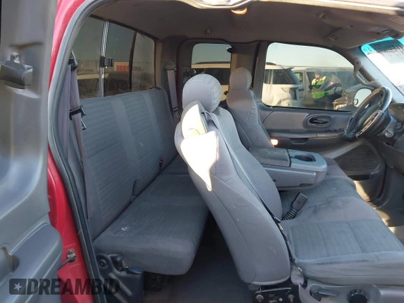 2002 Ford F-150 XL with VIN 2FTRX07W22CA45174, listed as a IAAI auction lot 41375969 with 1 mi miles. Bid and sale history available at carsss.com. Image 8.
