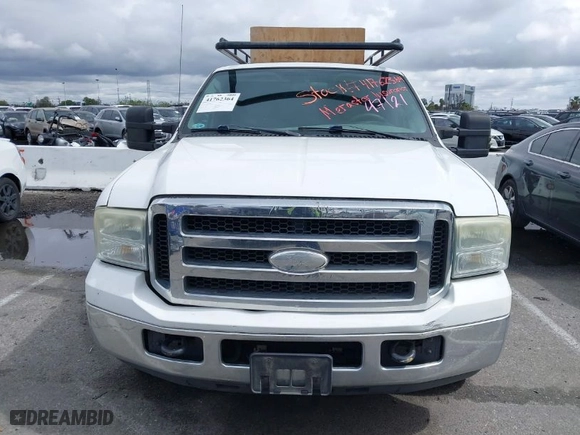 2006 Ford Super Duty F-250 XL with VIN 1FTSX20P56EB71190, listed as a IAAI auction lot 41762364 with 151,690 mi miles. Bid and sale history available at carsss.com. Image 12.