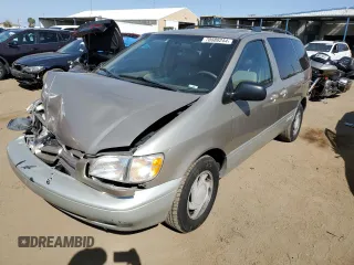 2000 Toyota Sienna LE with VIN 4T3ZF13C3YU229328, listed as a Copart auction lot 70880244 with 201,464 mi miles and Salvage Title. Bid and sale history available at carsss.com. Image 1.