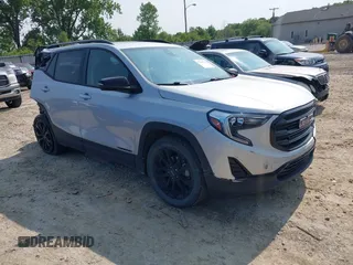 2020 GMC Terrain SLE с VIN 3GKALMEV3LL321078, выставлен на аукционе IAAI как лот 42414035 с пробегом 51 546 миль миль и . История ставок и продаж доступна на DreamBid. Изображение 1.