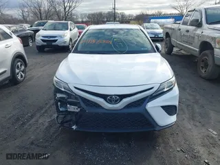 2020 Toyota Camry SE with VIN 4T1G11AKXLU983800, listed as a IAAI auction lot 41422524 with 337,897 mi miles. Bid and sale history available at carsss.com. Image 12.