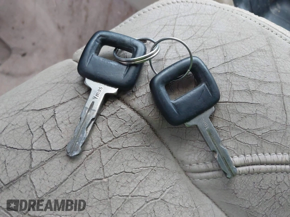 1996 Volvo 850 с VIN YV1LW5546T2231055, выставлен на аукционе IAAI как лот 41468752 с пробегом 133 918 миль миль и . История ставок и продаж доступна на DreamBid. Изображение 11.