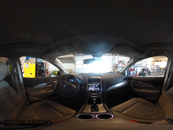 2013 Lincoln MKX z VIN 2LMDJ8JK3DBL40826, wystawiony jako IAAI lot #41522140 z przebiegiem 125 237 mil mil oraz . Historia ofert i sprzedaży dostępna na DreamBid. Obrazek 18.