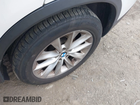 2014 BMW X3 xDrive28i with VIN 5UXWX9C51E0D28246, listed as a IAAI auction lot 41901264 with 177,651 mi miles and . Bid and sale history available at DreamBid. Image 12.