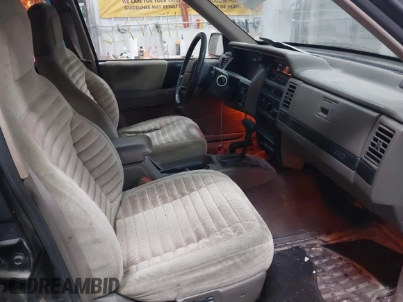 1995 Jeep Grand Cherokee Laredo with VIN 1J4GZ58S6SC765863, listed as a IAAI auction lot 41797726 with 234,715 mi miles and . Bid and sale history available at DreamBid. Image 5.