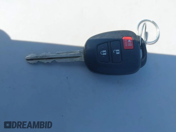 2018 Toyota Highlander LE с VIN 5TDBZRFH4JS907963, выставлен на аукционе IAAI как лот 42160263 с пробегом 42 074 миль миль и . История ставок и продаж доступна на DreamBid. Изображение 11.